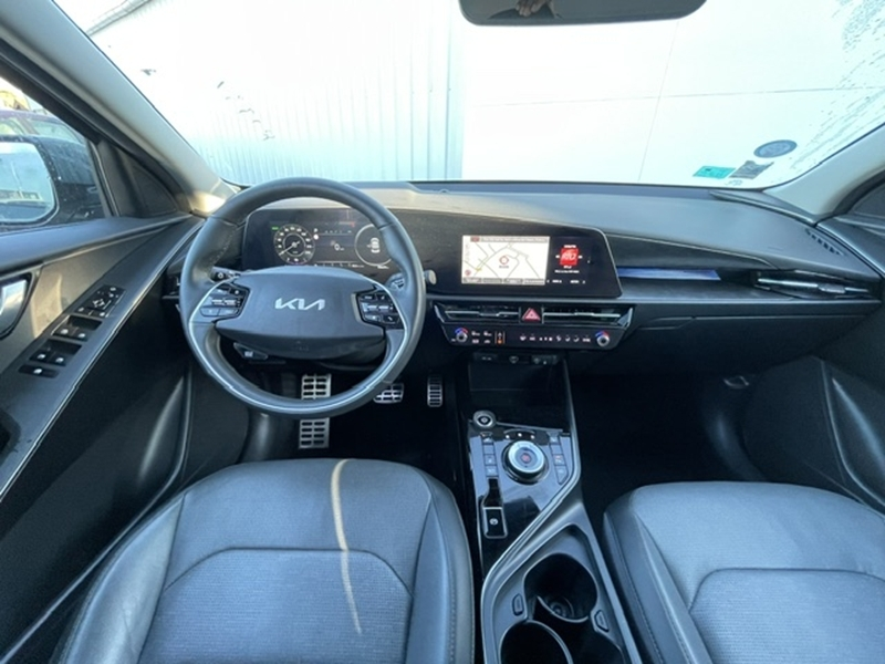 Photo 2 - Kia Niro