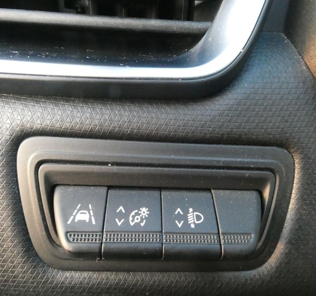 7 img-vehicule.jpgRenault
                            img-vehicule.jpgClio V Reversible