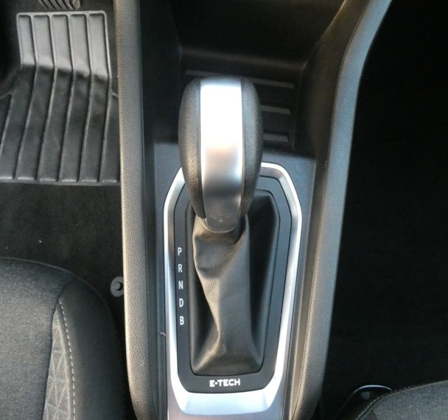 10 img-vehicule.jpgRenault
                            img-vehicule.jpgClio V Reversible