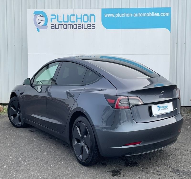 Tesla
                Model 3