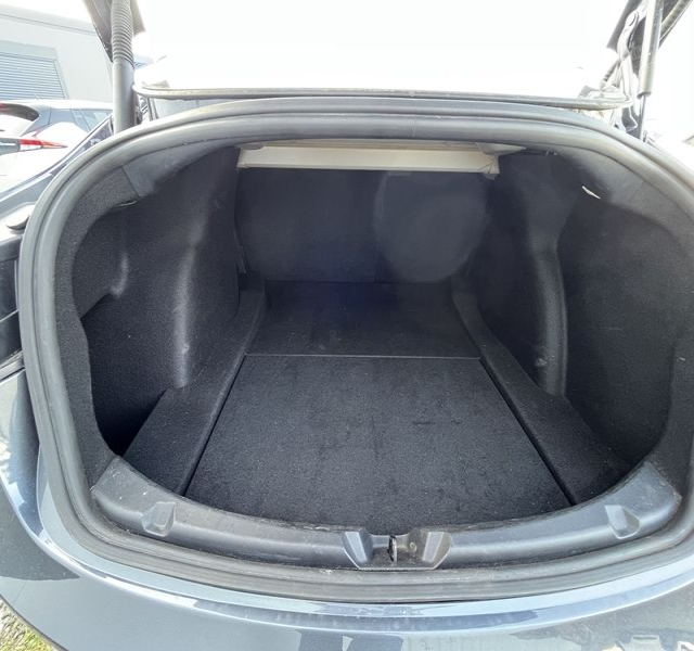3 img-vehicule.jpgTesla
                            img-vehicule.jpgModel 3