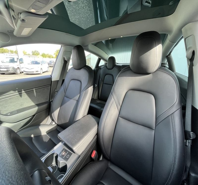 7 img-vehicule.jpgTesla
                            img-vehicule.jpgModel 3