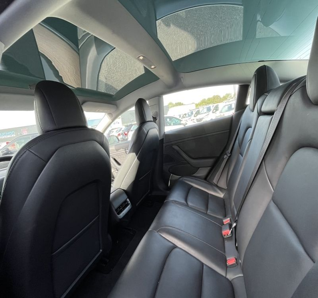 13 img-vehicule.jpgTesla
                            img-vehicule.jpgModel 3