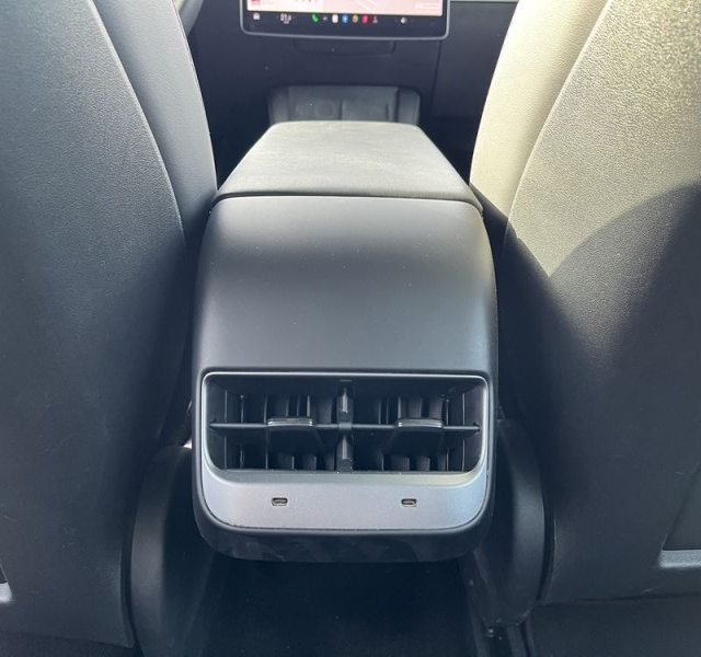14 img-vehicule.jpgTesla
                            img-vehicule.jpgModel 3