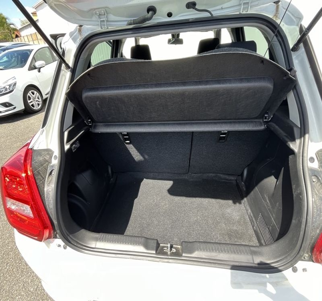 5 img-vehicule.jpgSuzuki
                            img-vehicule.jpgSWift