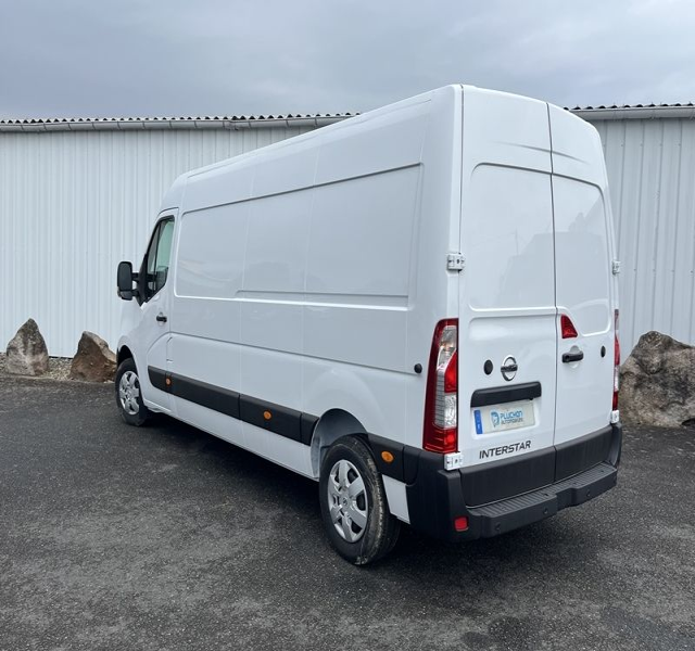 Nissan
                Interstar Fg
