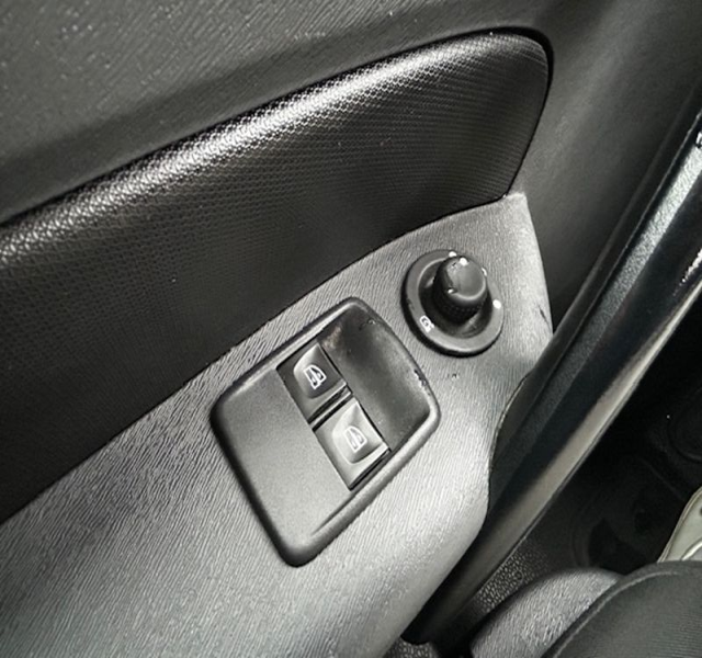 8 img-vehicule.jpgRenault
                            img-vehicule.jpgKangoo II Express