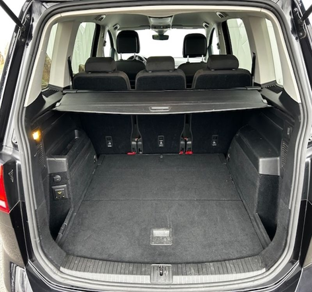 3 img-vehicule.jpgVolkswagen
                            img-vehicule.jpgTouran