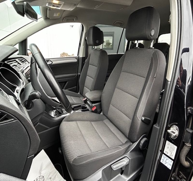 7 img-vehicule.jpgVolkswagen
                            img-vehicule.jpgTouran