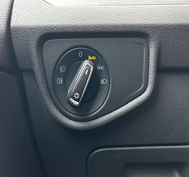 10 img-vehicule.jpgVolkswagen
                            img-vehicule.jpgTouran