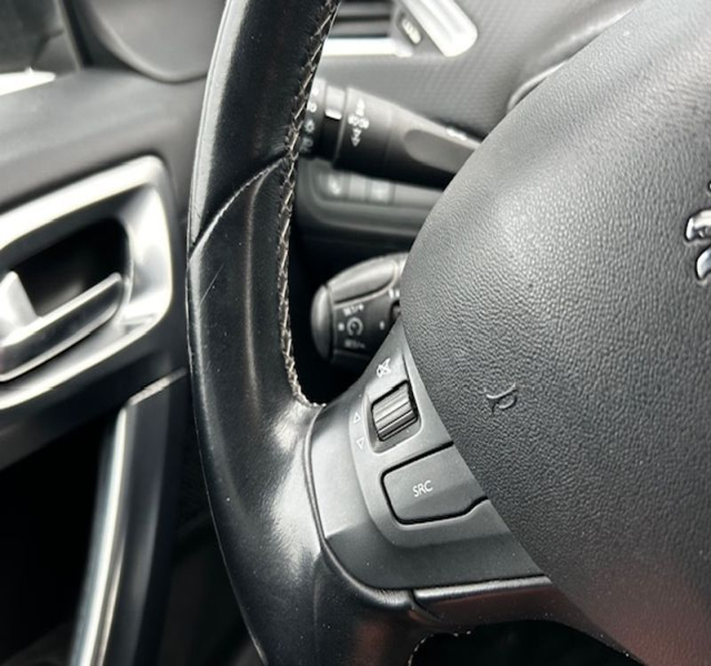 9 img-vehicule.jpgPeugeot
                            img-vehicule.jpg2008