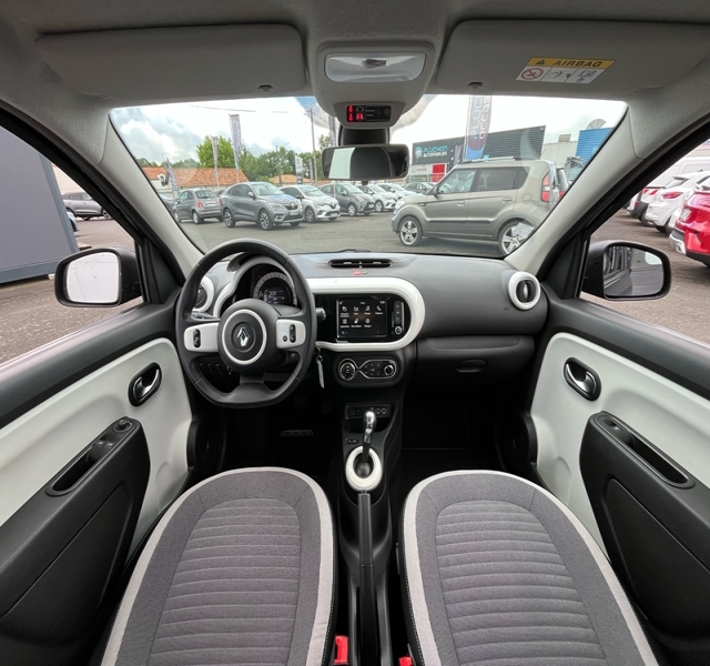 Renault
                Twingo III