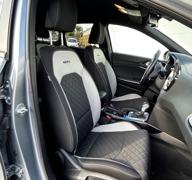 5 img-vehicule.jpgKia
                            img-vehicule.jpgCeed SW