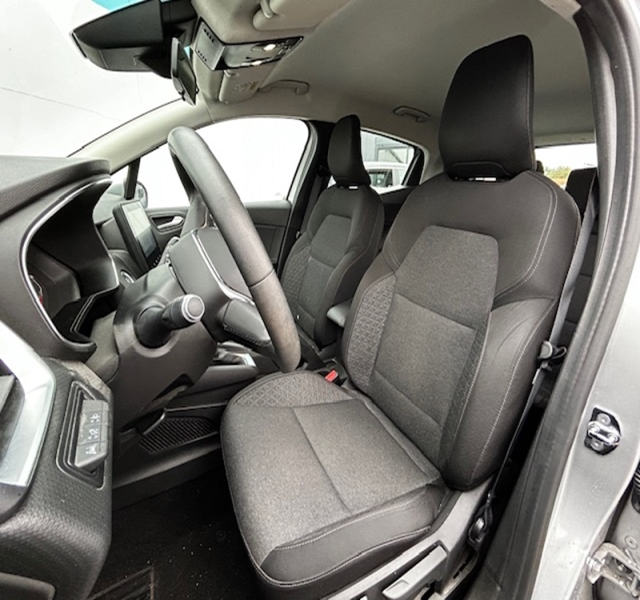6 img-vehicule.jpgRenault
                            img-vehicule.jpgClio V