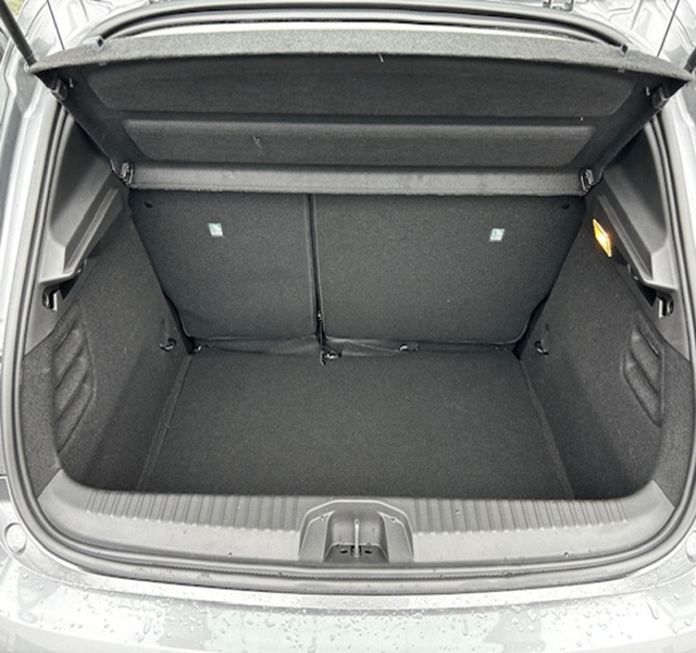 3 img-vehicule.jpgRenault
                            img-vehicule.jpgClio V