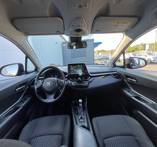 Toyota
                C-HR