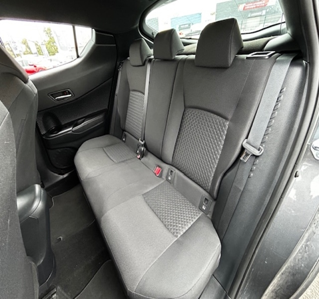 7 img-vehicule.jpgToyota
                            img-vehicule.jpgC-HR