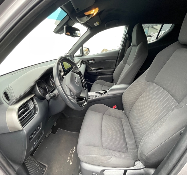 6 img-vehicule.jpgToyota
                            img-vehicule.jpgC-HR