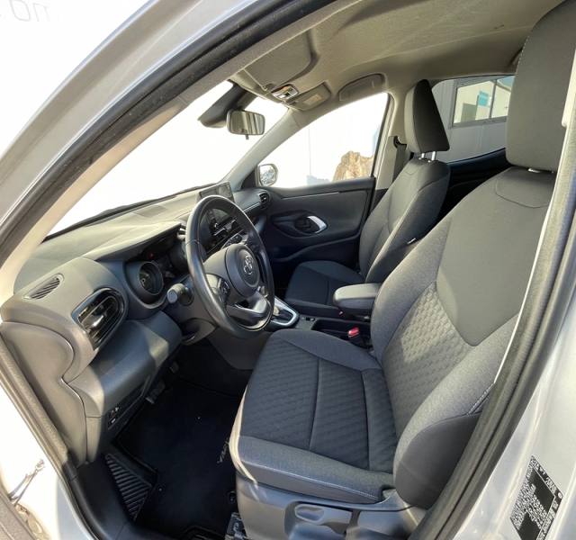 5 img-vehicule.jpgToyota
                            img-vehicule.jpgYaris