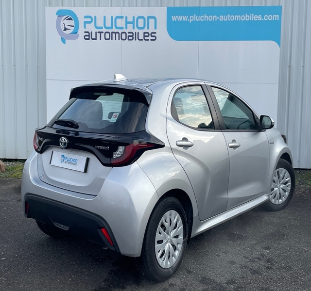 Toyota
                Yaris