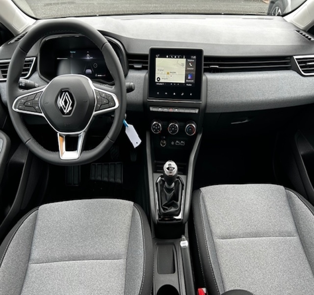 Renault
                Clio V
