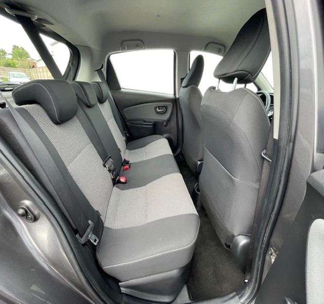 5 img-vehicule.jpgToyota
                            img-vehicule.jpgYaris