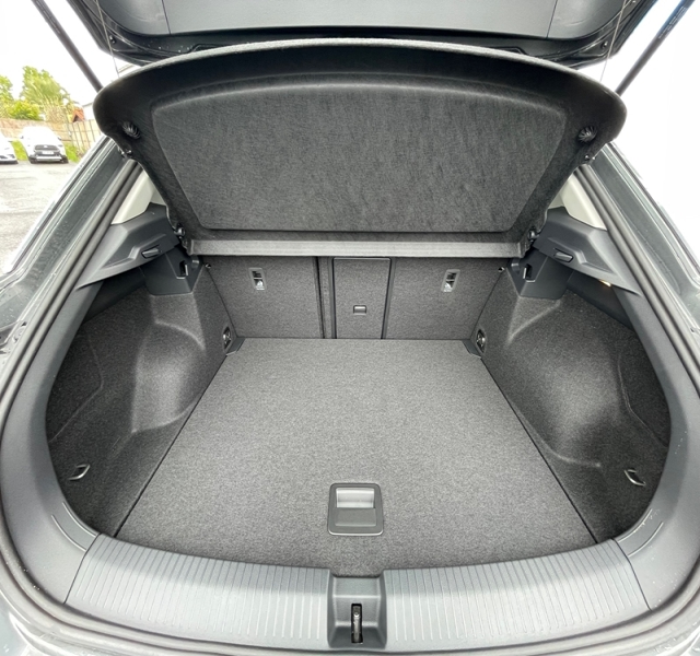 3 img-vehicule.jpgVolkswagen
                            img-vehicule.jpgT-Roc