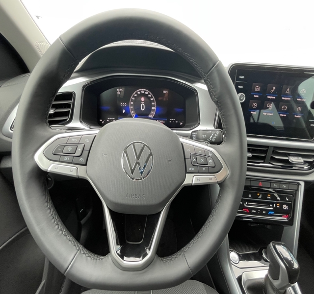 8 img-vehicule.jpgVolkswagen
                            img-vehicule.jpgT-Roc