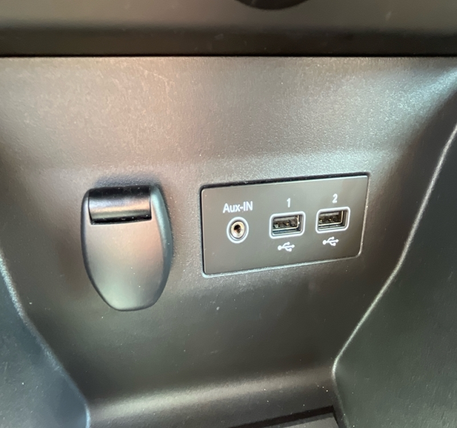 5 img-vehicule.jpgRenault
                            img-vehicule.jpgClio V