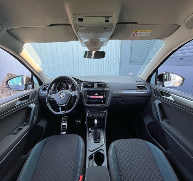 Volkswagen
                TIGuan