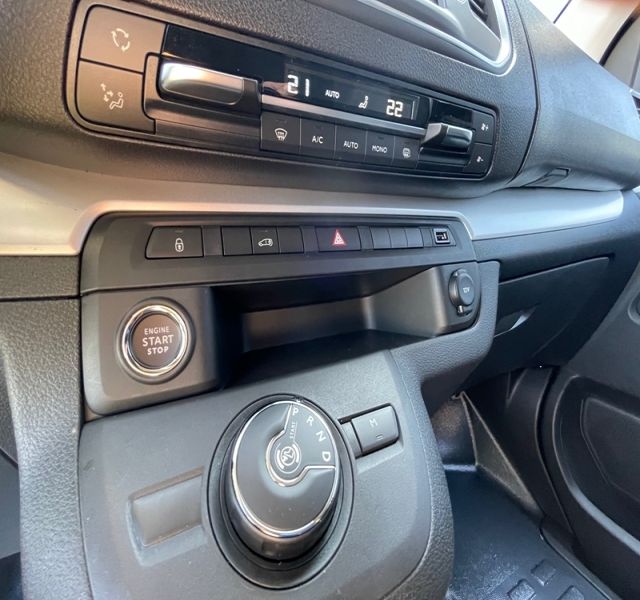 9 img-vehicule.jpgCitroen
                            img-vehicule.jpgJumpy Fg