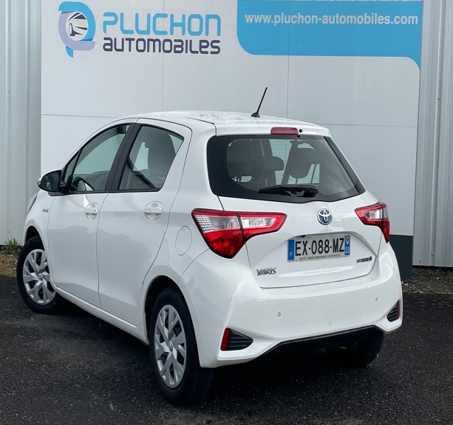 Toyota
                Yaris