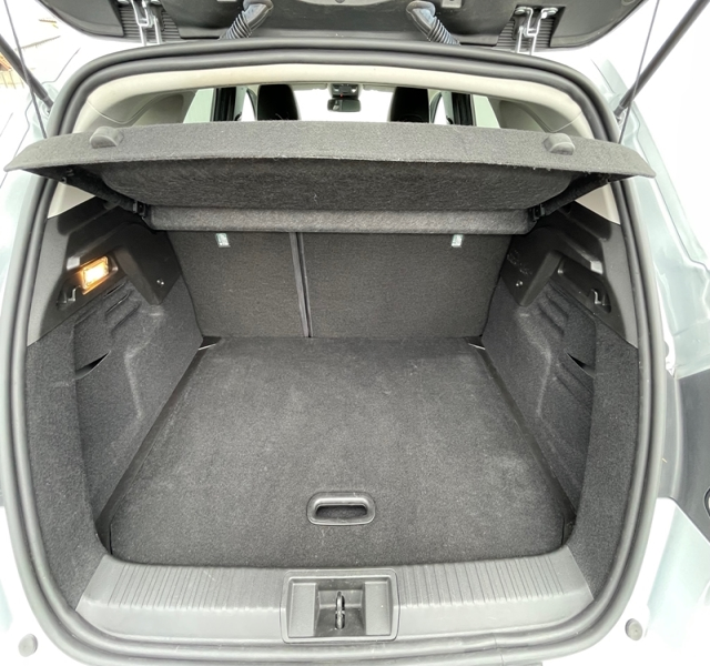 3 img-vehicule.jpgRenault
                            img-vehicule.jpgCaptur II