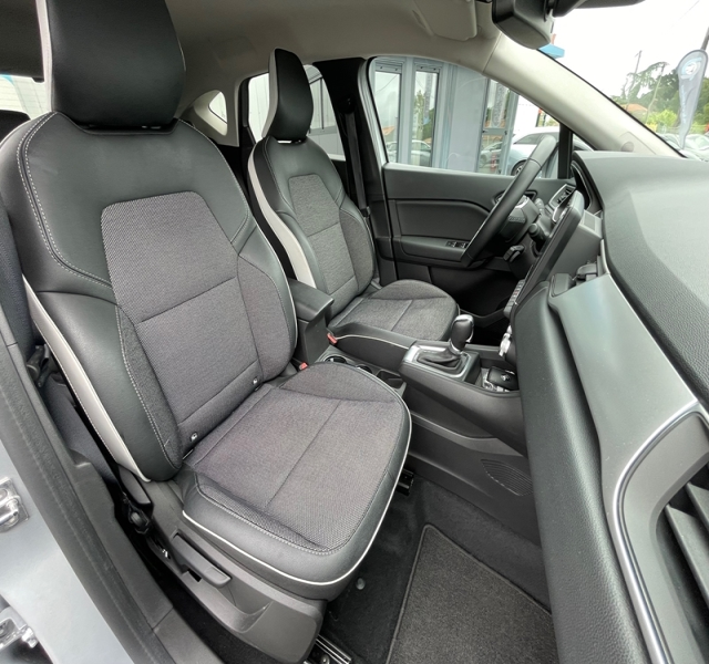 6 img-vehicule.jpgRenault
                            img-vehicule.jpgCaptur II
