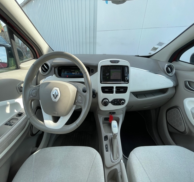 1 img-vehicule.jpgRenault
                            img-vehicule.jpgZoe