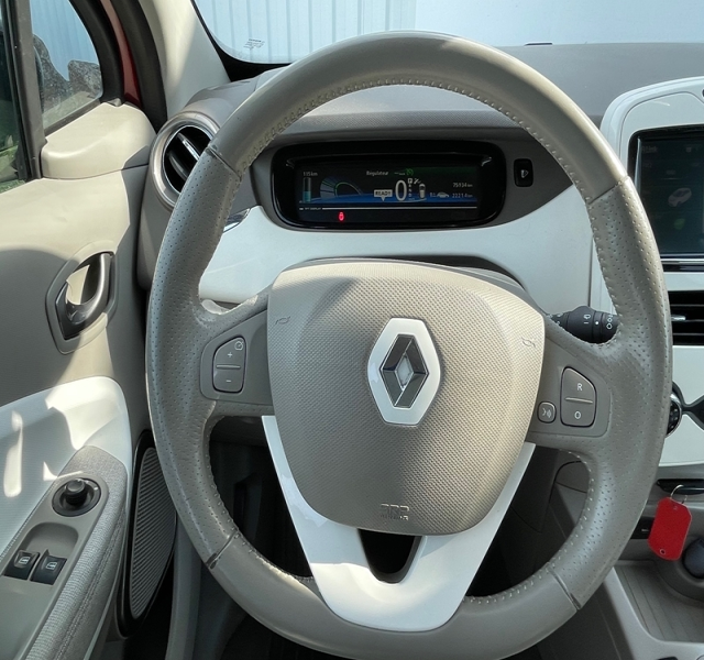 8 img-vehicule.jpgRenault
                            img-vehicule.jpgZoe