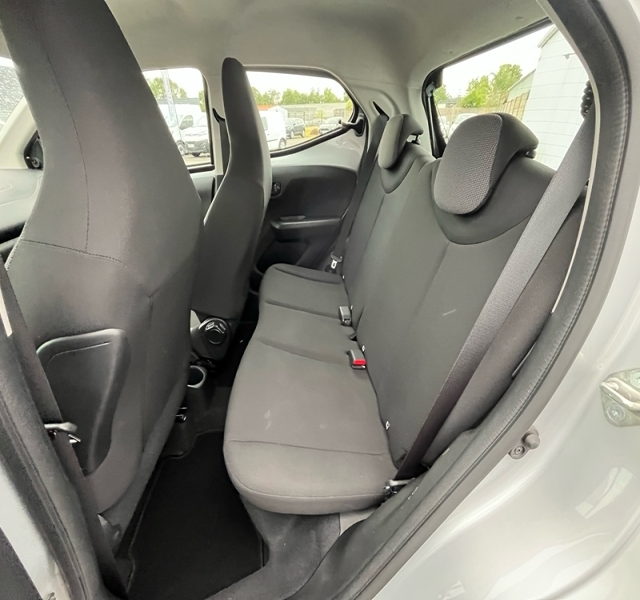 5 img-vehicule.jpgToyota
                            img-vehicule.jpgAygo
