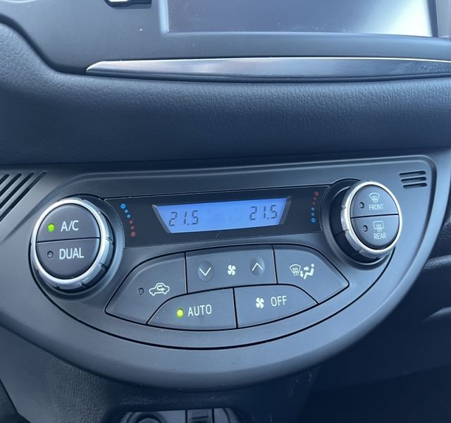 7 img-vehicule.jpgToyota
                            img-vehicule.jpgYaris