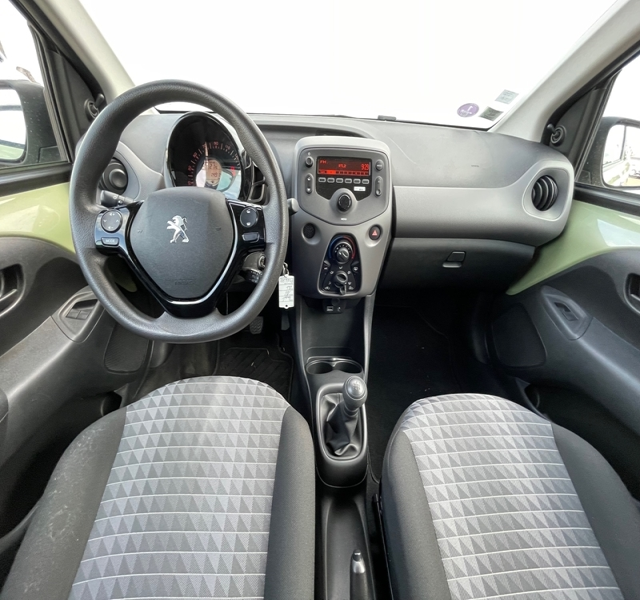 Peugeot
                108