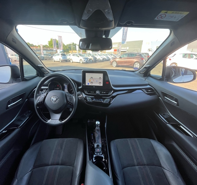 Toyota
                C-HR