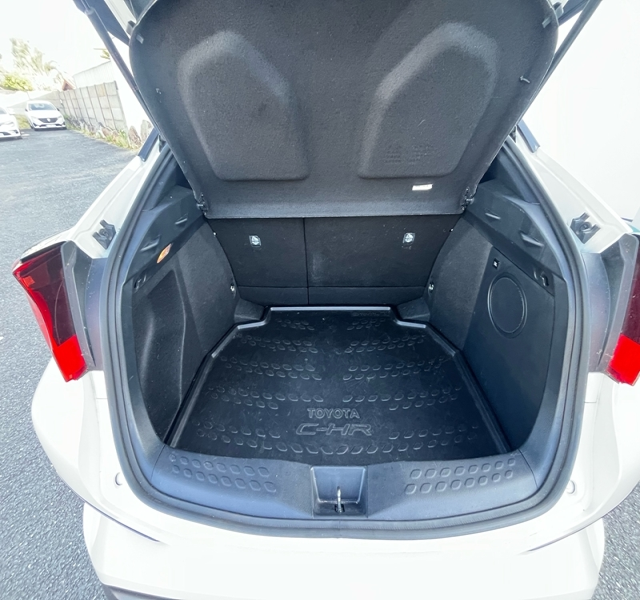 4 img-vehicule.jpgToyota
                            img-vehicule.jpgC-HR