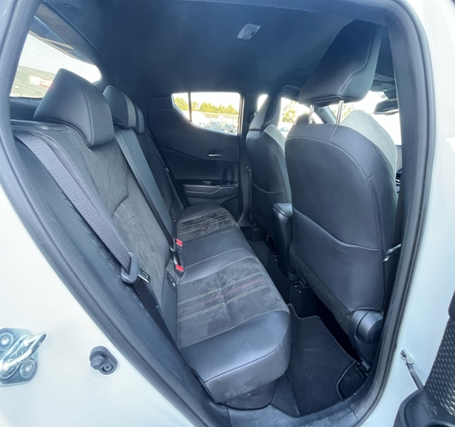 5 img-vehicule.jpgToyota
                            img-vehicule.jpgC-HR