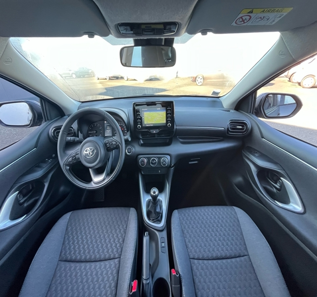 Toyota
                Yaris