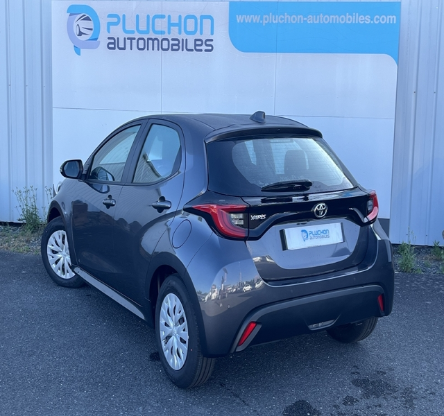Toyota
                Yaris