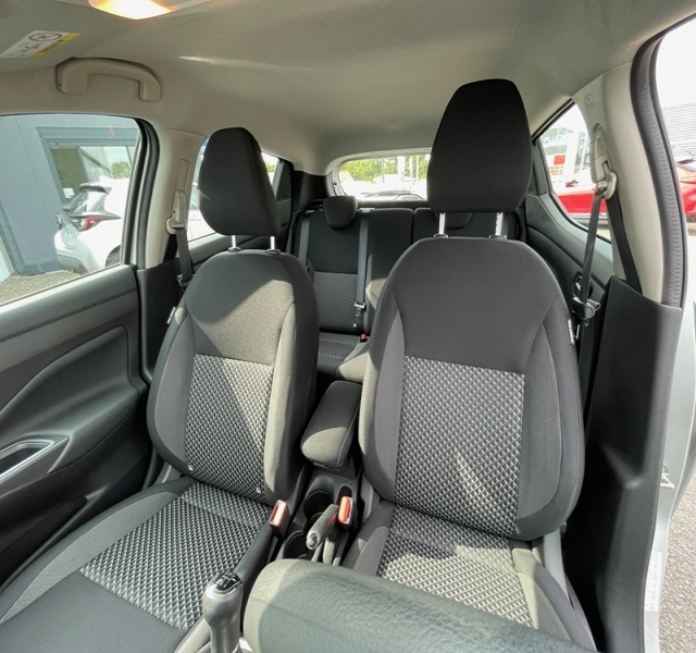 5 img-vehicule.jpgNissan
                            img-vehicule.jpgMicra