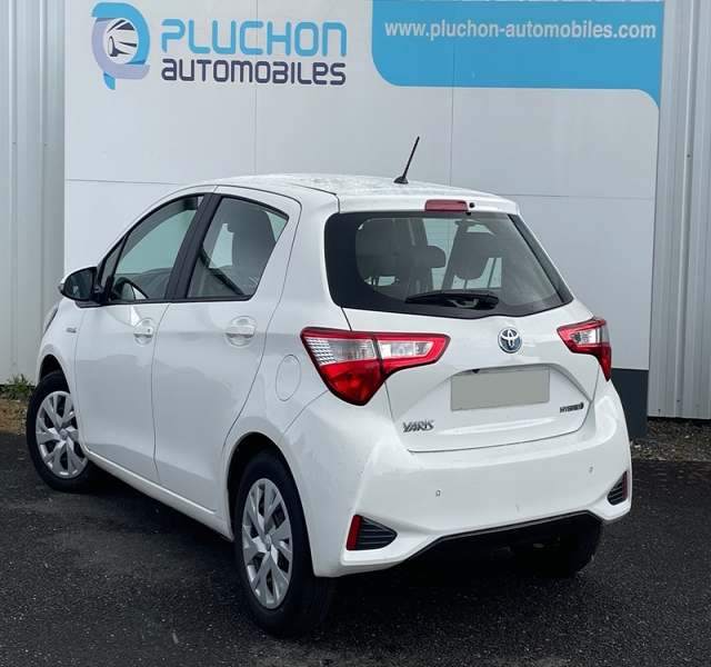 Toyota
                Yaris