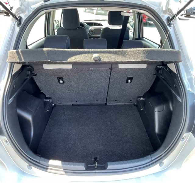 4 img-vehicule.jpgToyota
                            img-vehicule.jpgYaris