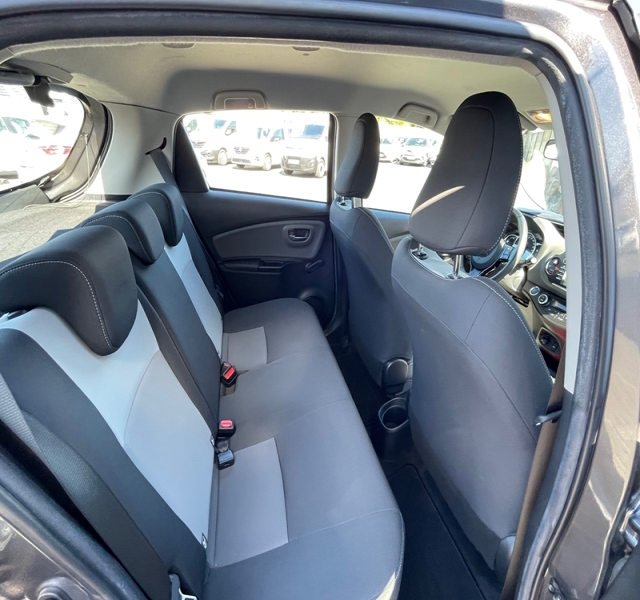 6 img-vehicule.jpgToyota
                            img-vehicule.jpgYaris