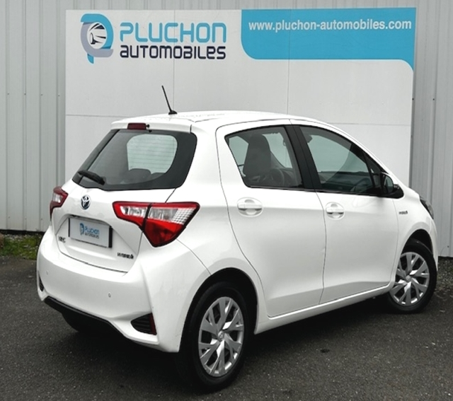 Toyota
                Yaris