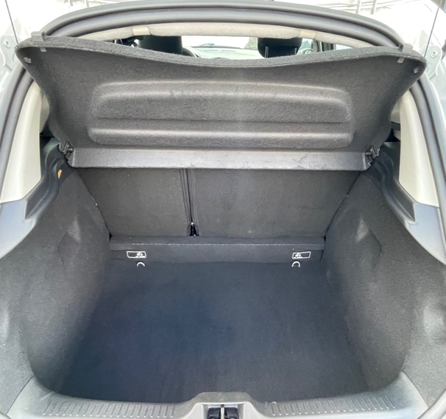 3 img-vehicule.jpgRenault
                            img-vehicule.jpgClio IV